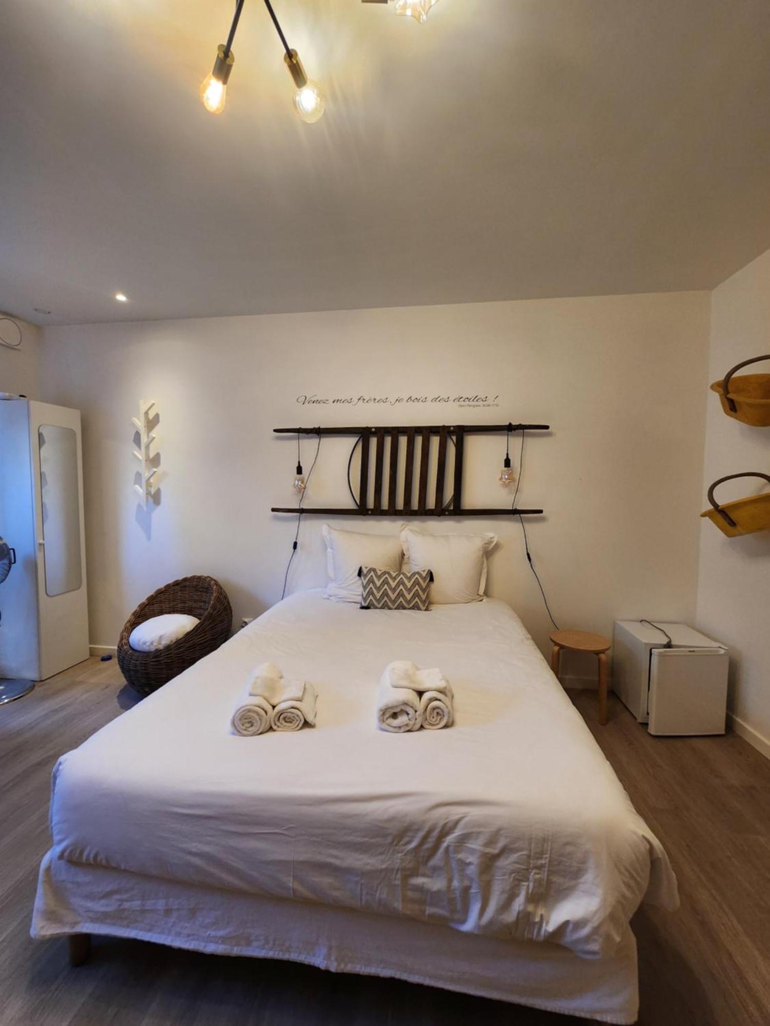 Chambres Privees Hyper-Centre Epernay Lit 160X200Cm Exterior photo